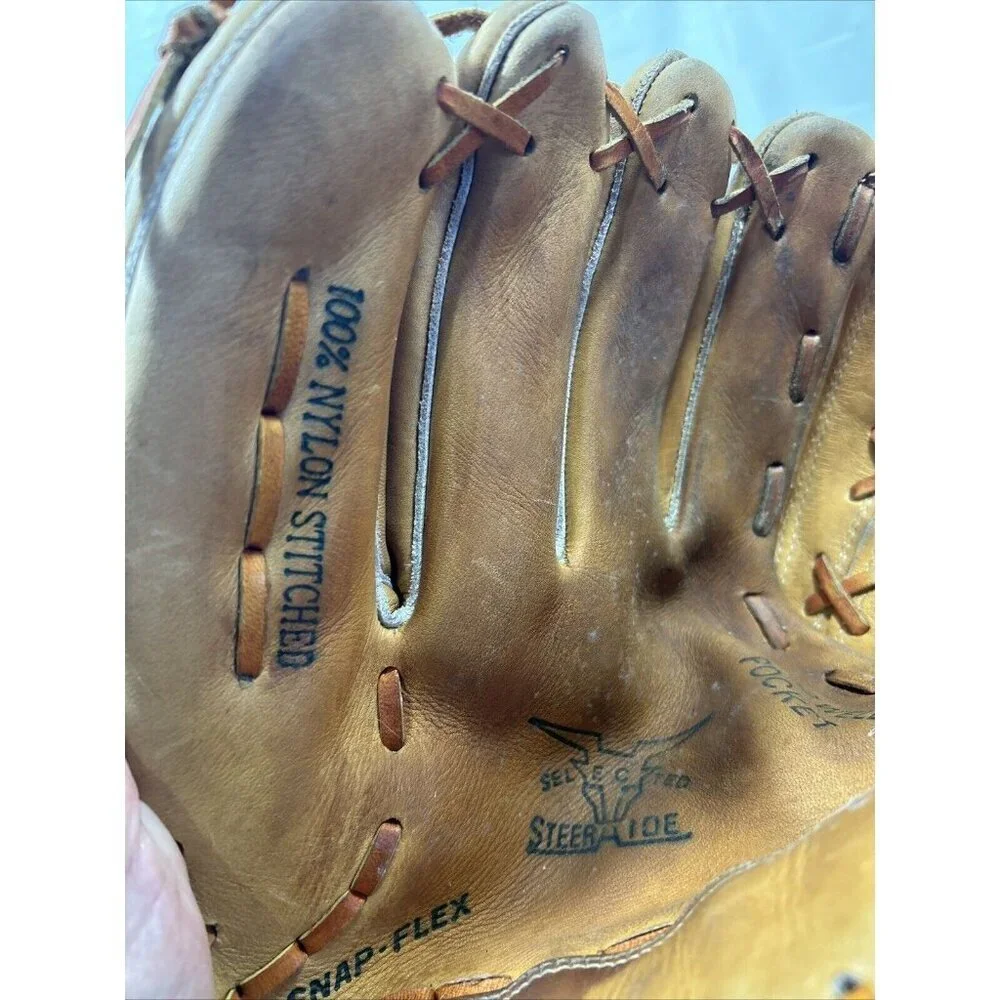 Daewoo 12.5 Baseball Softball Left Handed Glove - Picture 7 of 14